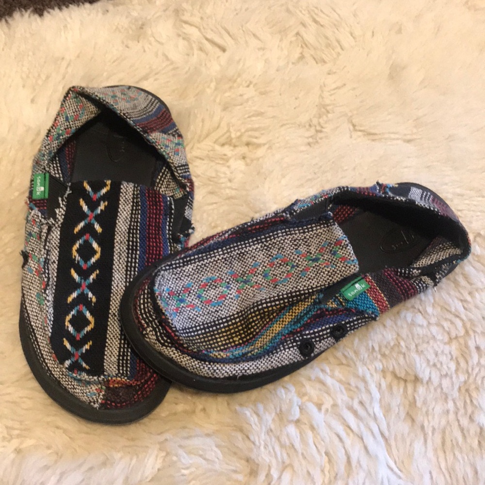 Sanuk beach shoes